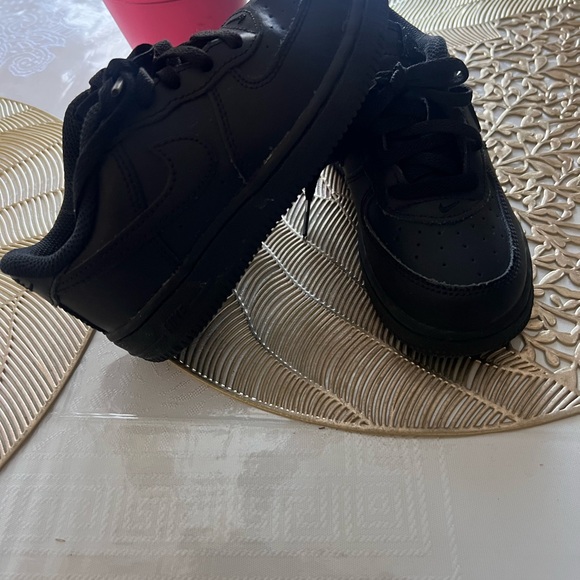 Nike Men's Black Sneakers - Picture 4 of 5